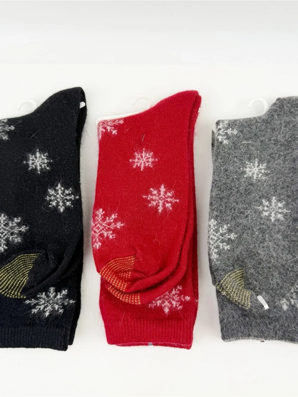 Vtg 90s Gold Toe Angora Lambswool Snowflakes Socks 3 Pair Red Black Gray 6-9 NWT